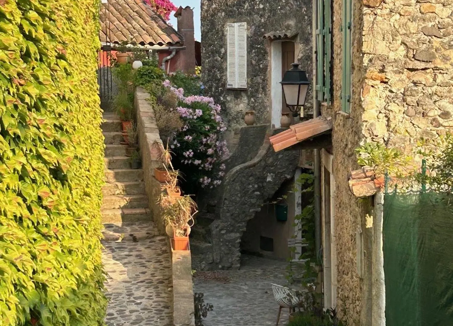 Biot - Place Des Arcades